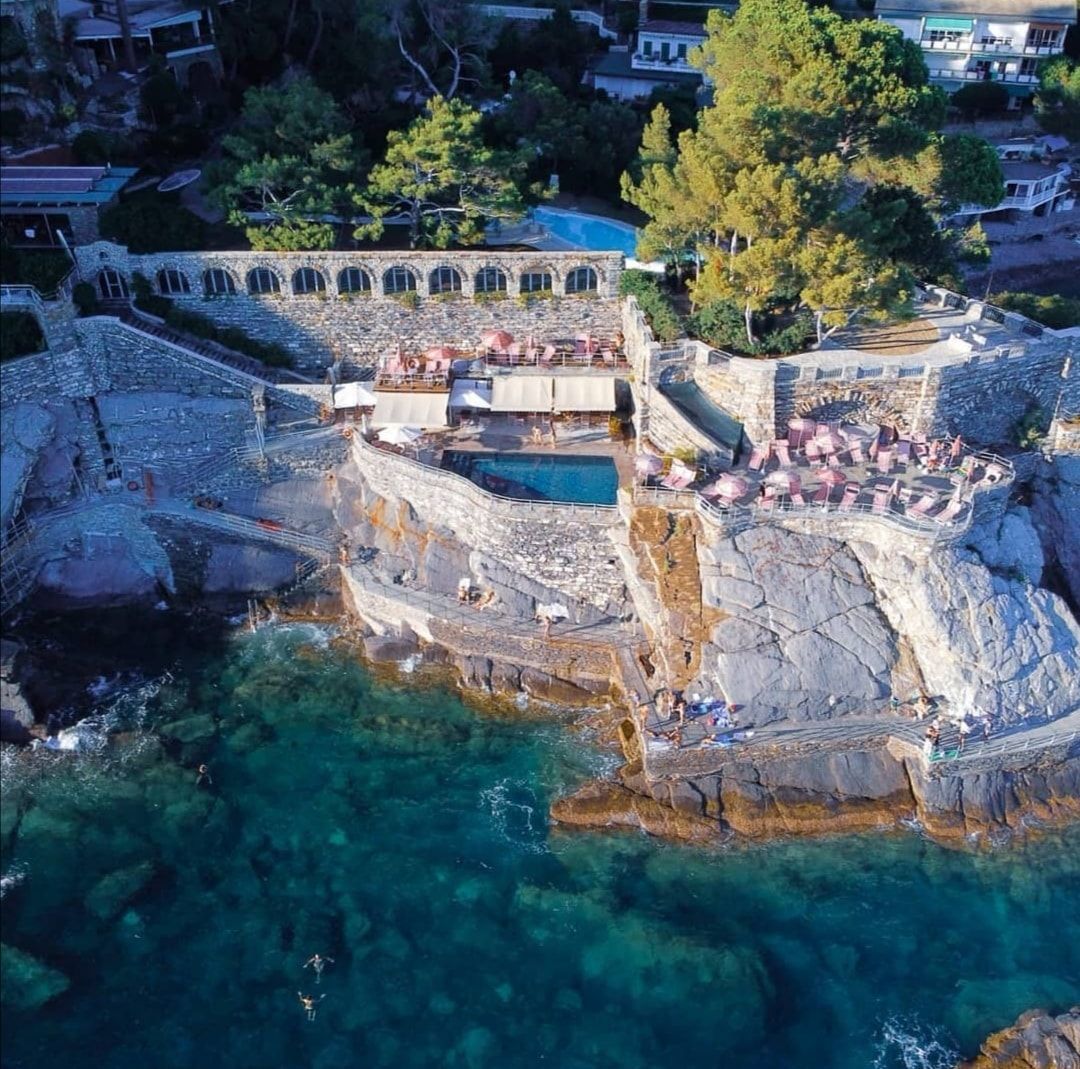 Pietra Di Luna Zoagli (GE) prenotazione online Spiagge.it