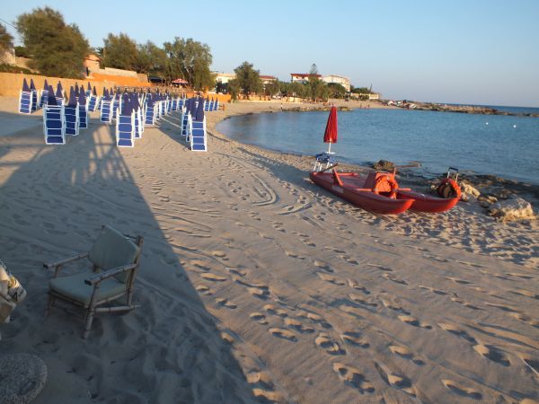 Tridakna Beach
