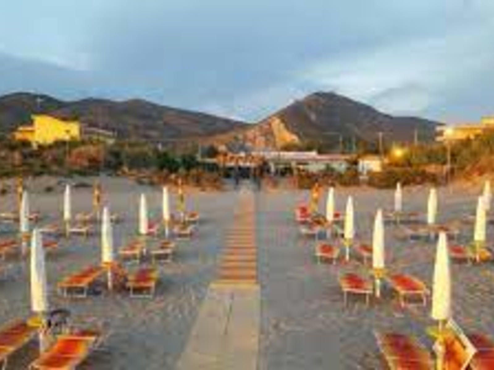 Lido Sinuessa Sessa Aurunca (CE) prenotazione online Spiagge.it