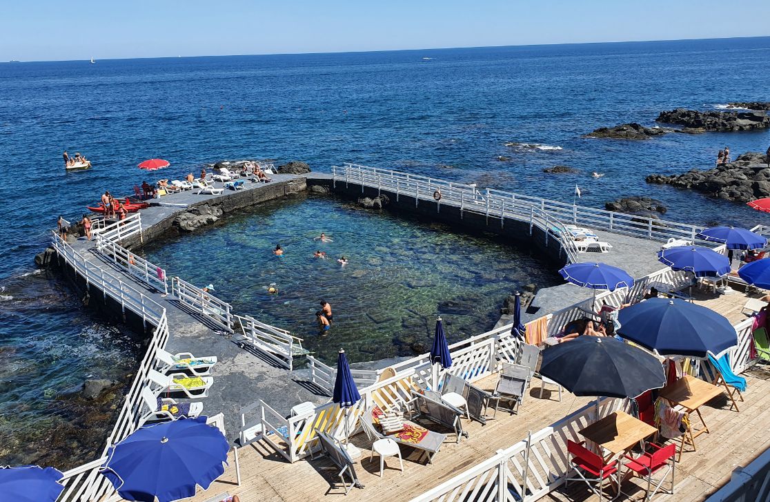Lido Aquarius Aci Castello (CT) prenotazione online Spiagge it