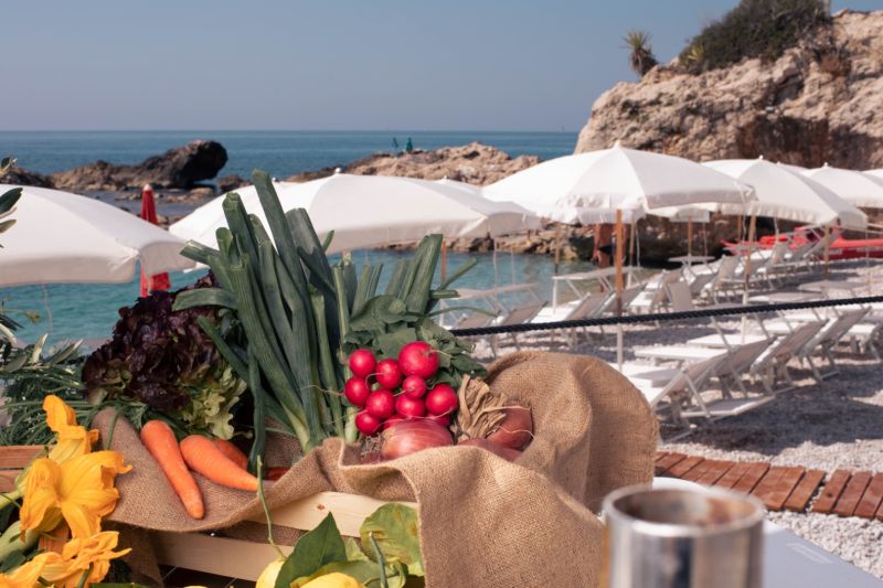 La Spiaggetta Dei Balzi Rossi
