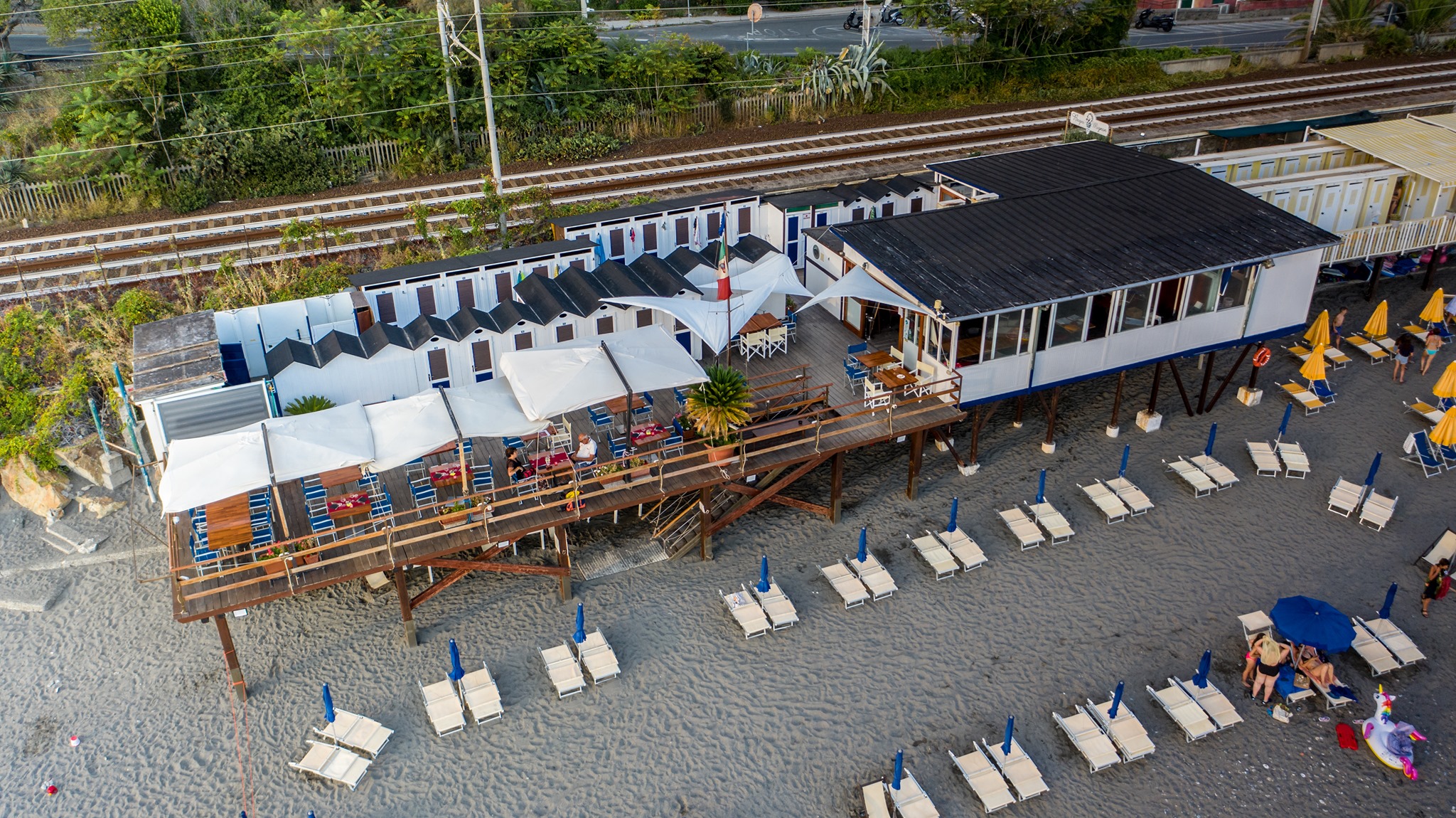 Mignon Beach & Restaurant